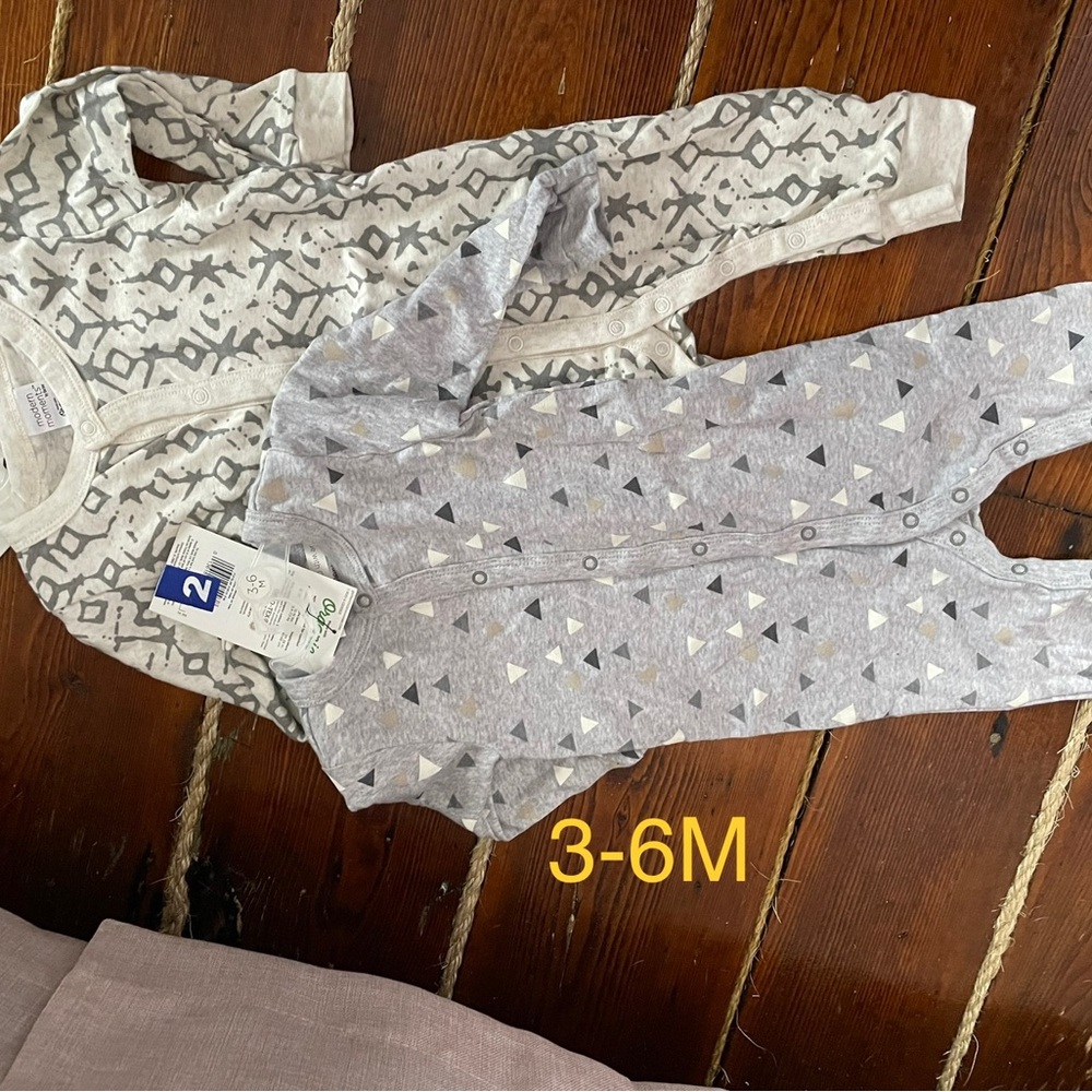 Gerber set of two button up pjs 3-6 m